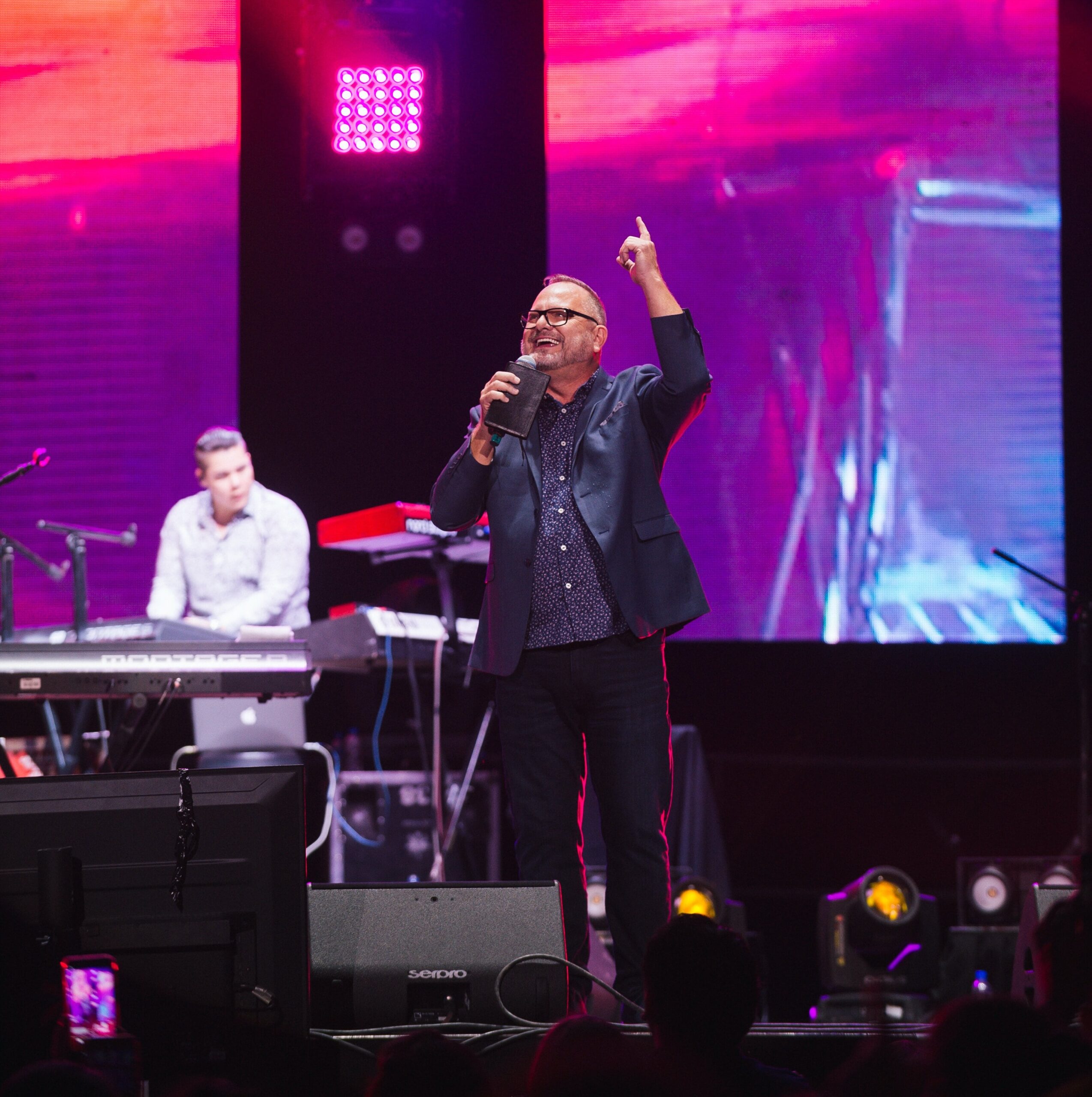 NEWS Top Christian Singers Join Graham In Del Rio Tonight 830Times News top christian singers join graham in del rio tonight 830times