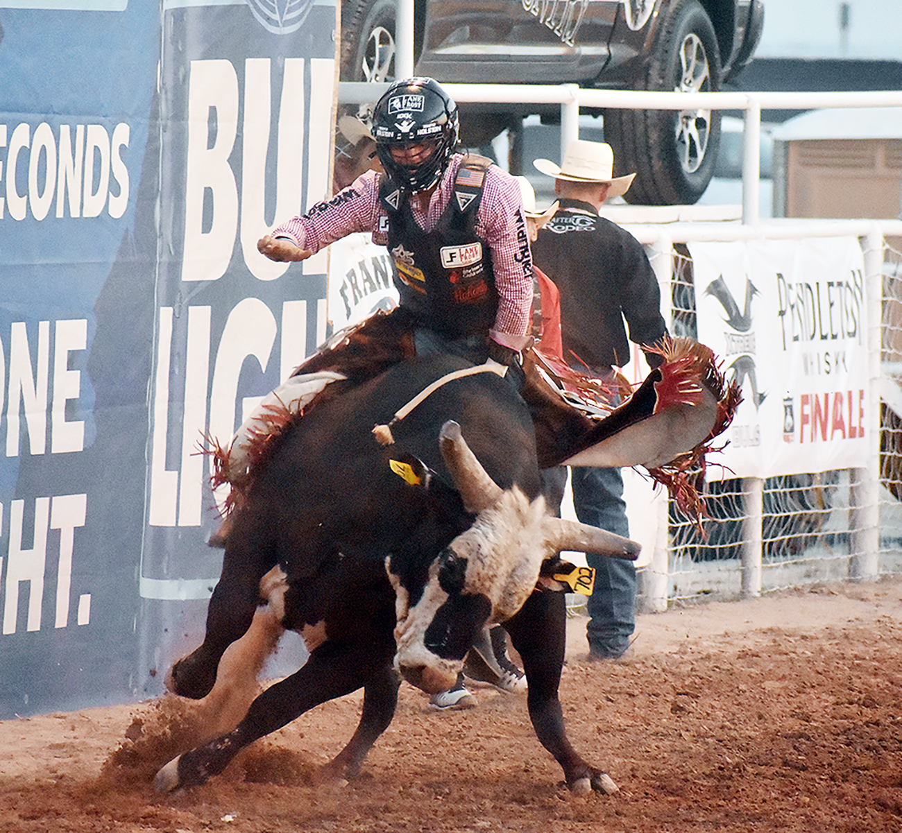 SPORTS - Jarboe leads after first day of George Paul bull riding - 830Times