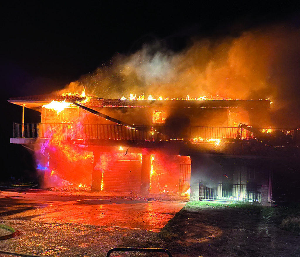 NEWS - Fire chief says lightning strike likely started large house fire ...